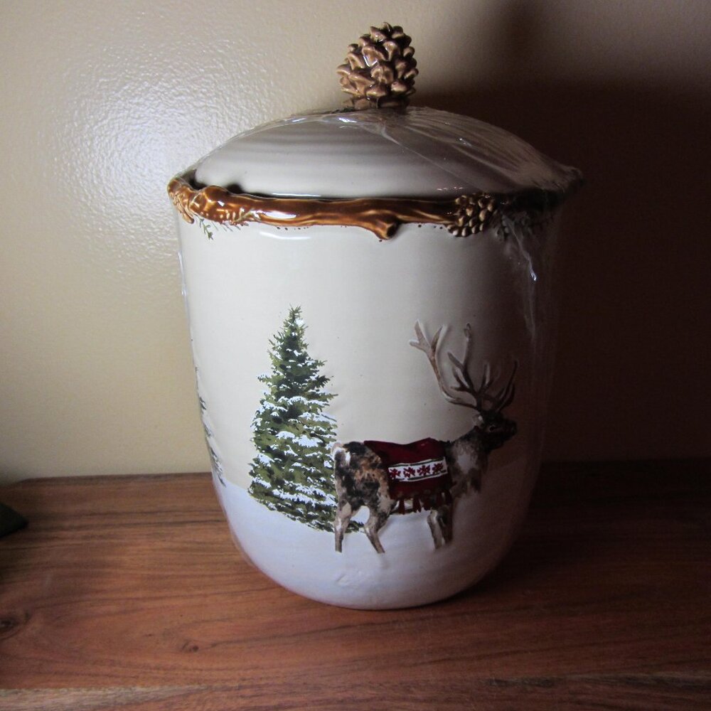 St Nicholas Square Snow Valley Log Cabin Lidded Cookie Jar NIP never used (W3628